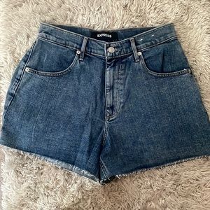 NWOT Express high rise mom shorts size 6